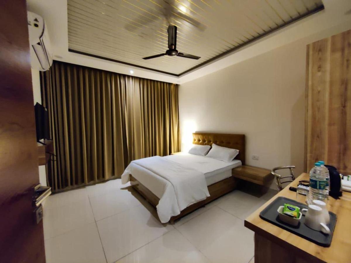 Hotel Hibiscus Tree- Bachupally 海得拉巴 外观 照片