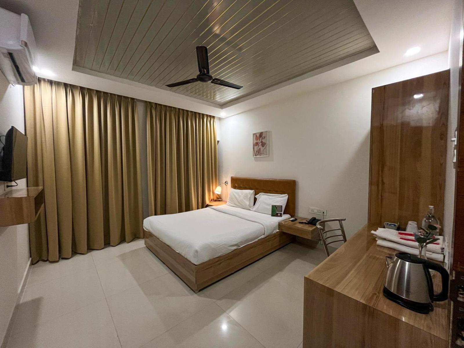 Hotel Hibiscus Tree- Bachupally 海得拉巴 外观 照片